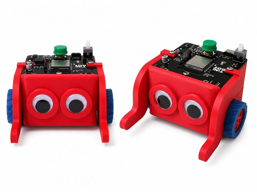 Dos robots TiniBot rojos con ojos saltones, ruedas azules y la placa electrónica a la vista